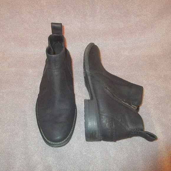 UGG Aureo II Suede Ankle Boots Size 7 Waterproof Side Zip Comfort Heel Black - Picture 2 of 11